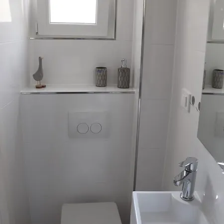 Adi Apartment