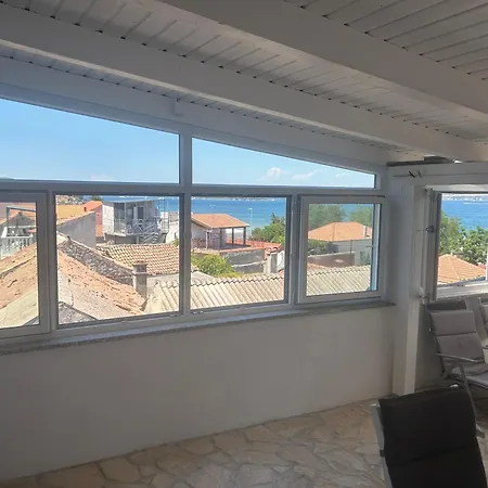 Adi Apartment
