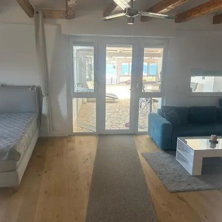 Adi Apartment Tkon